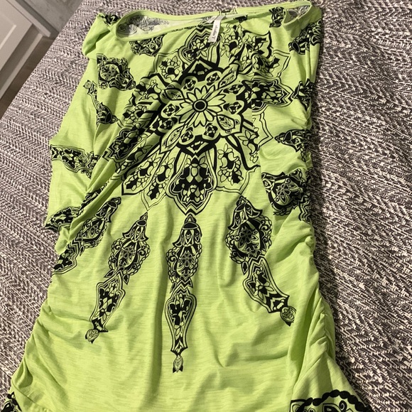 Studio Y off shoulder top - Picture 4 of 4